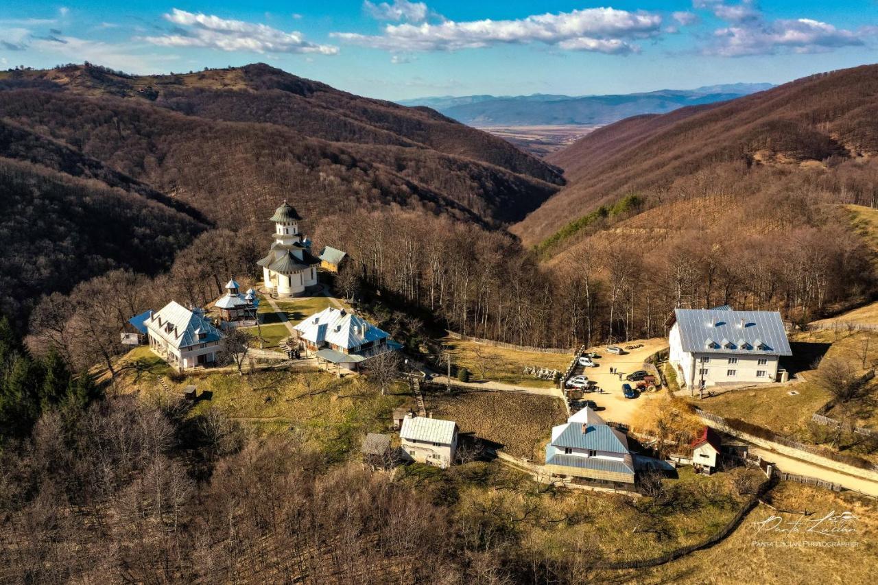 Casa Micutu Si Lya Βίλα Strungari Εξωτερικό φωτογραφία